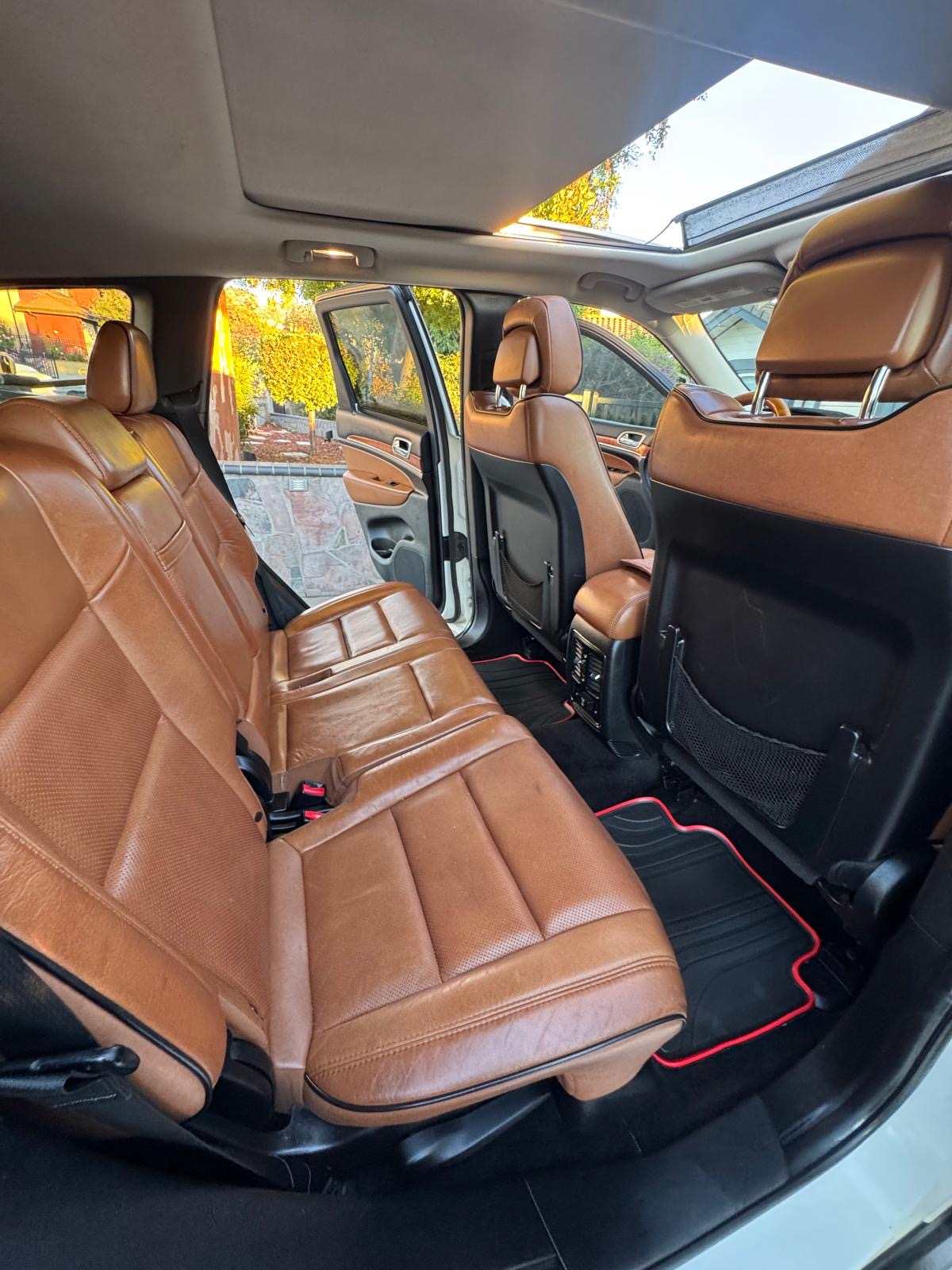 JEEP GRAND CHEROKEE OVERLAND 2011