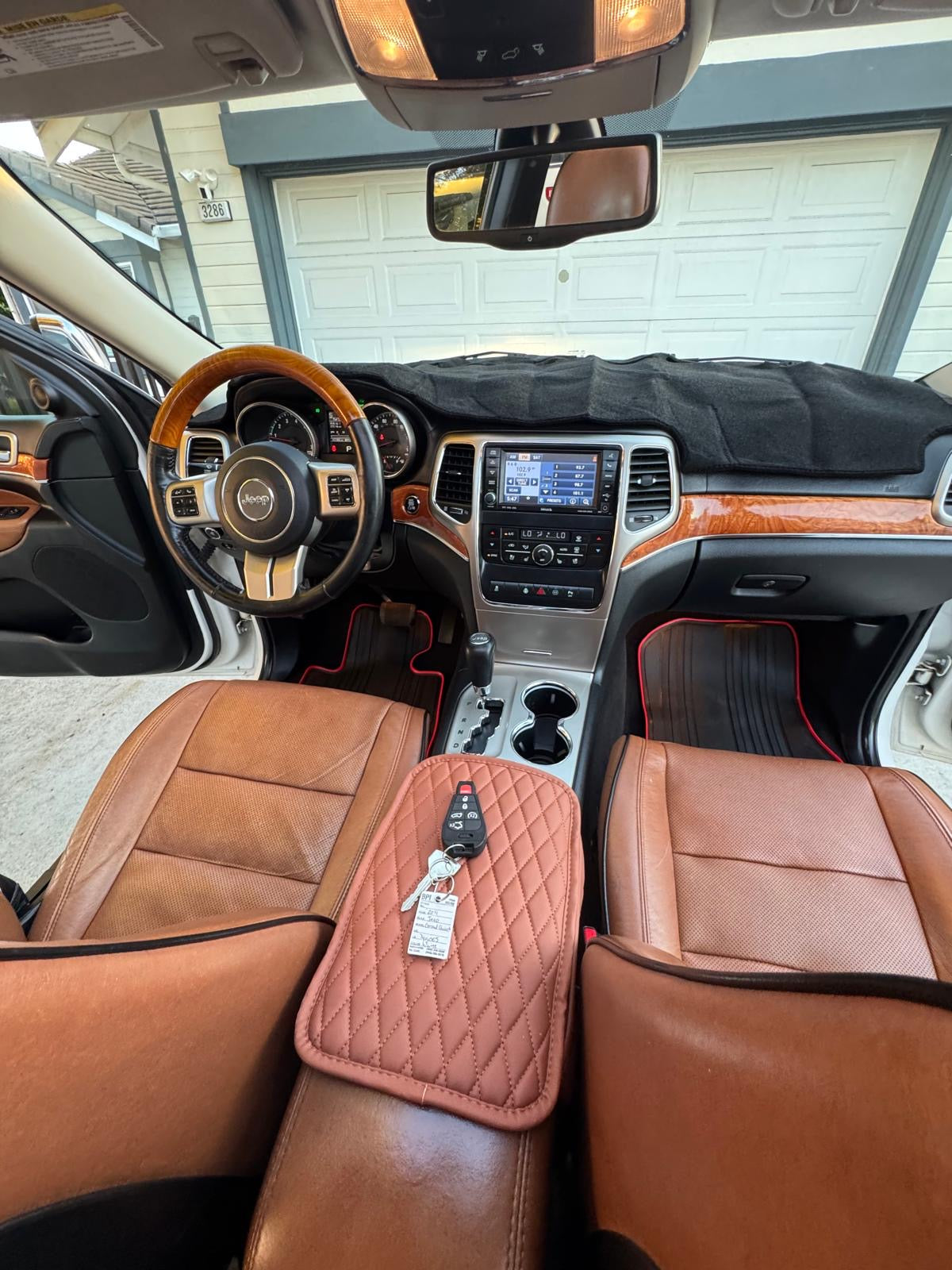 JEEP GRAND CHEROKEE OVERLAND 2011