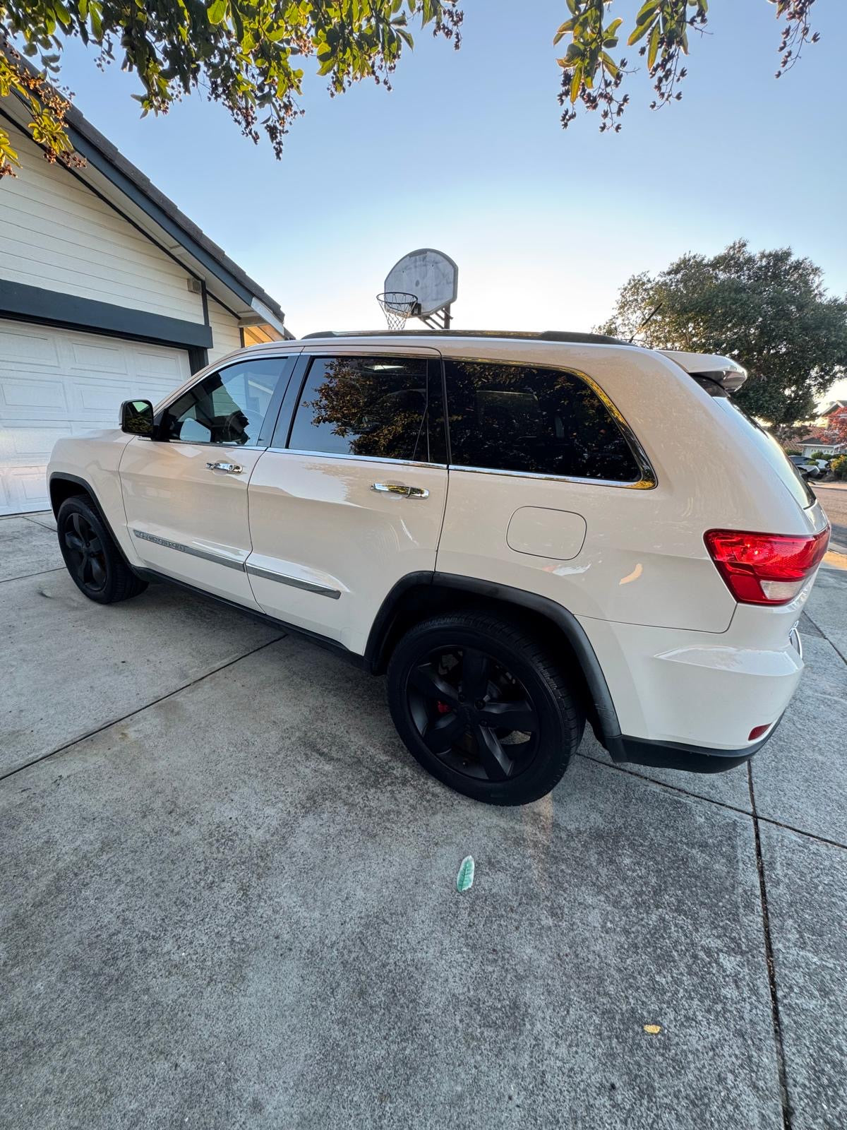 JEEP GRAND CHEROKEE OVERLAND 2011